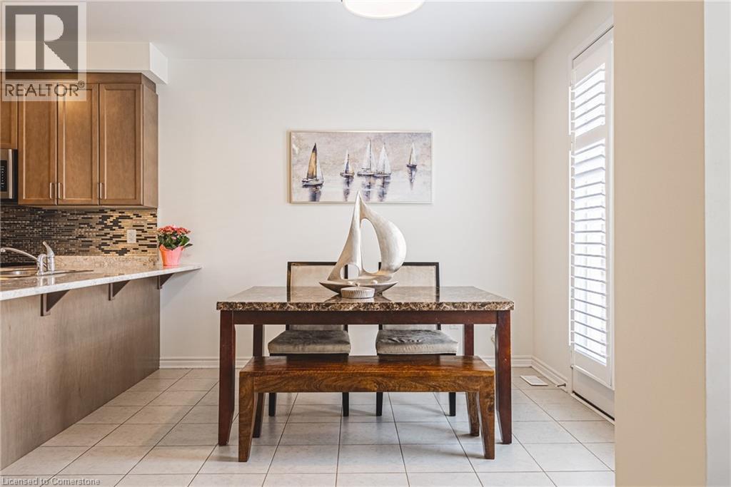 Photo 20 of 728 Kennedy Circle W, Milton ON