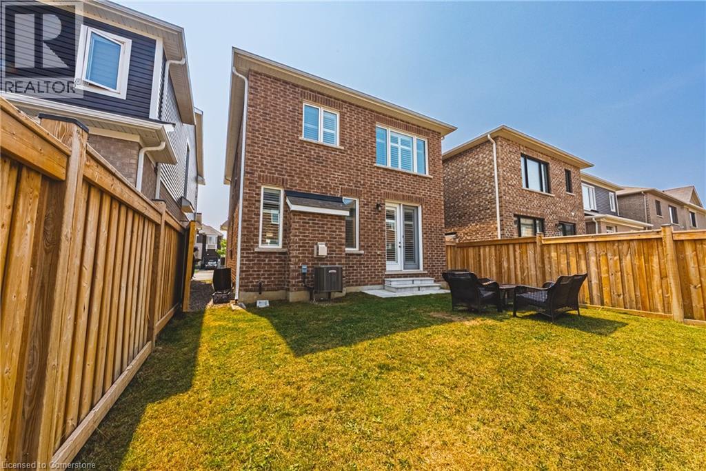 Photo 41 of 728 Kennedy Circle W, Milton ON