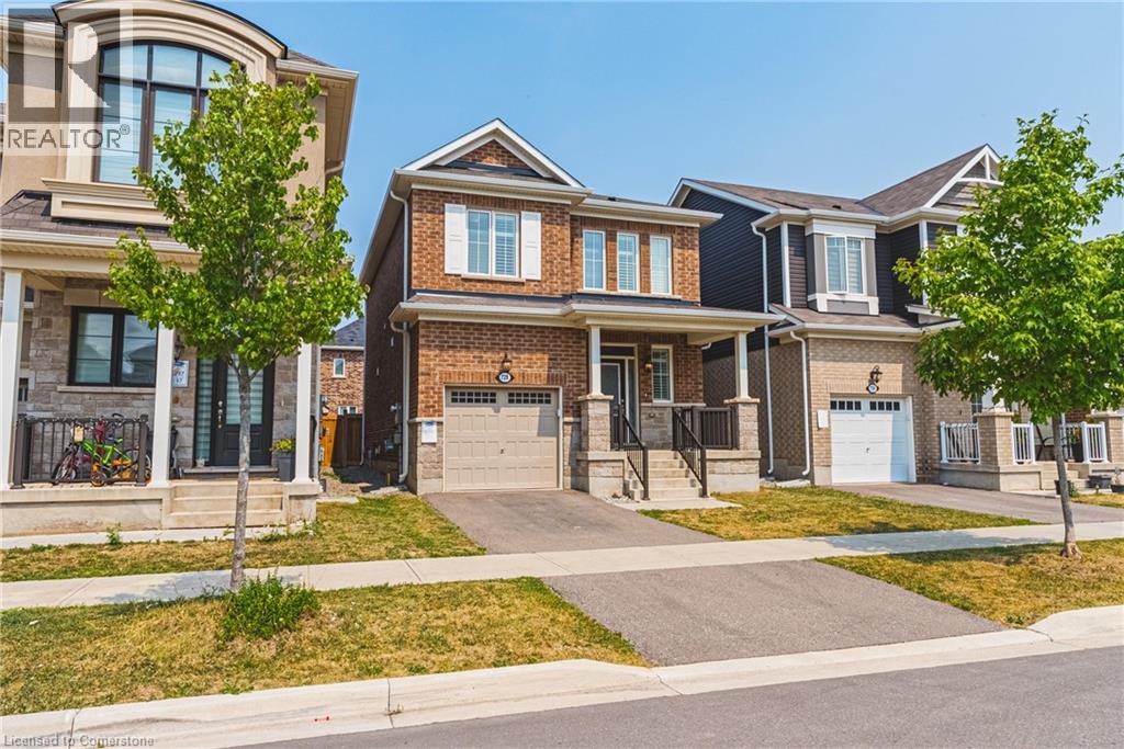 Photo 5 of 728 Kennedy Circle W, Milton ON