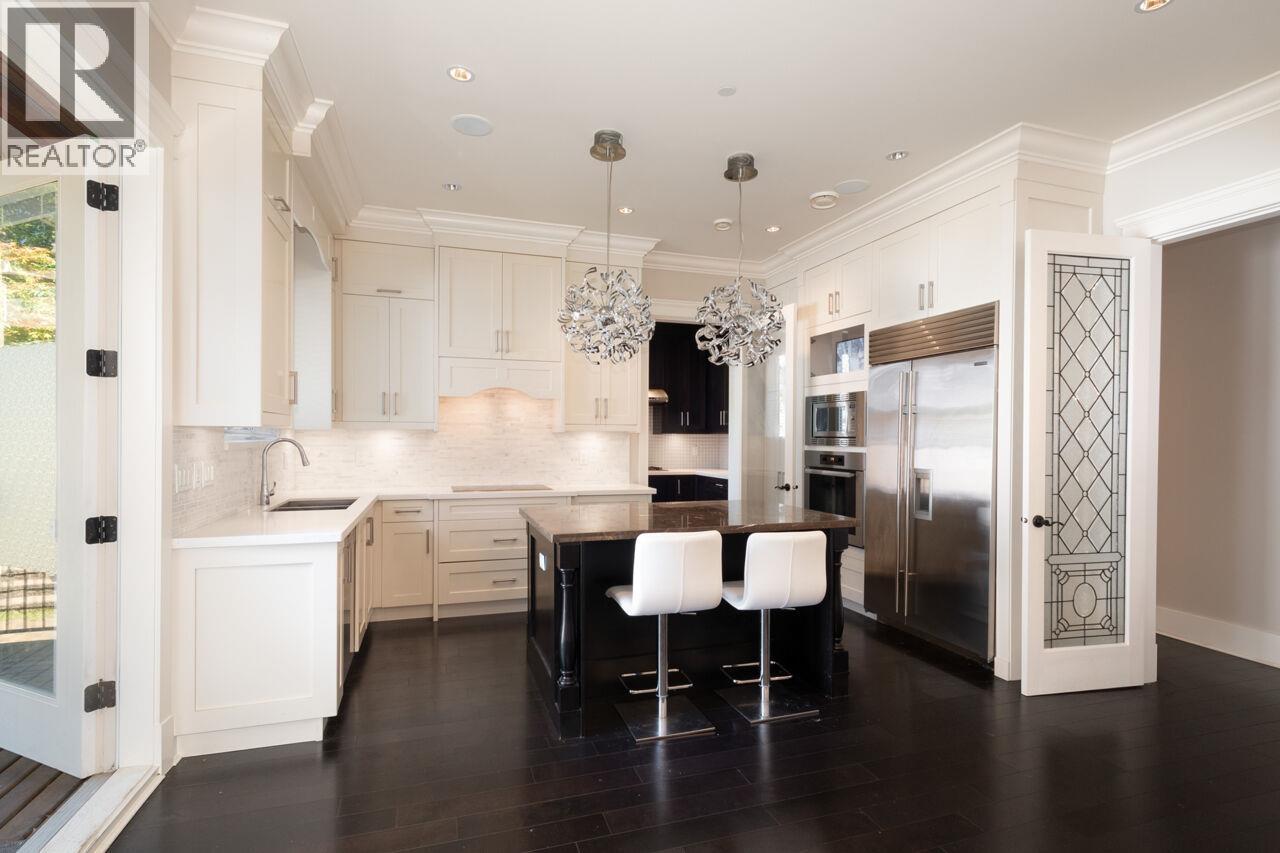 Photo 11 of 3949 W 33rd Avenue, Vancouver BC