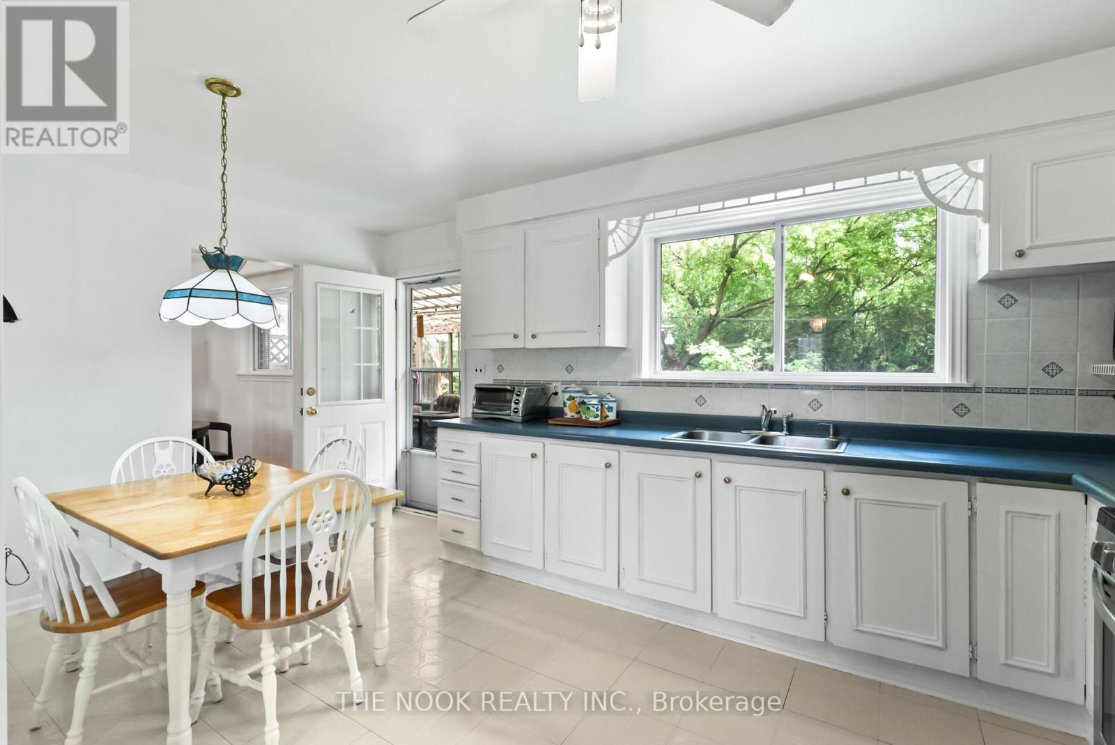 Photo 11 of 14 Carwin Crescent, Ajax ON