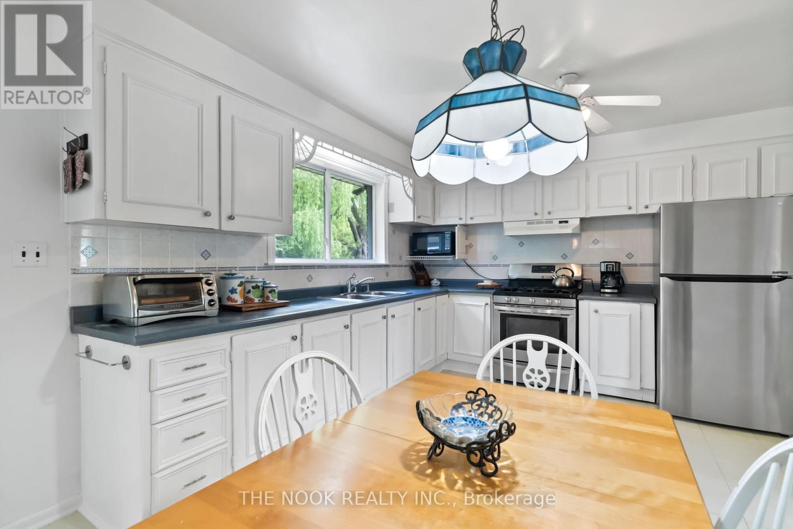 Photo 12 of 14 Carwin Crescent, Ajax ON