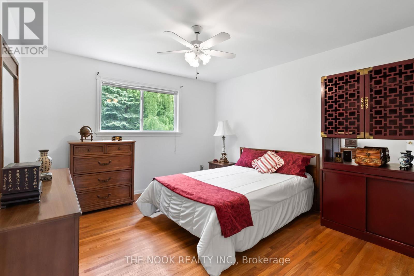 Photo 15 of 14 Carwin Crescent, Ajax ON