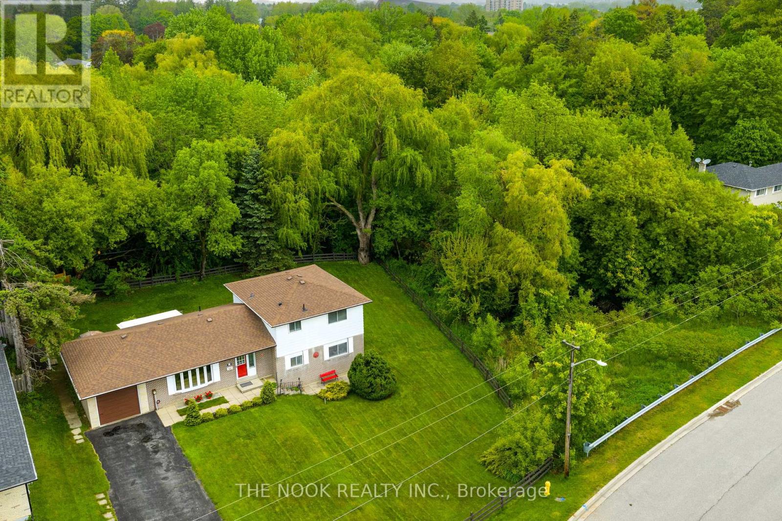 Photo 3 of 14 Carwin Crescent, Ajax ON