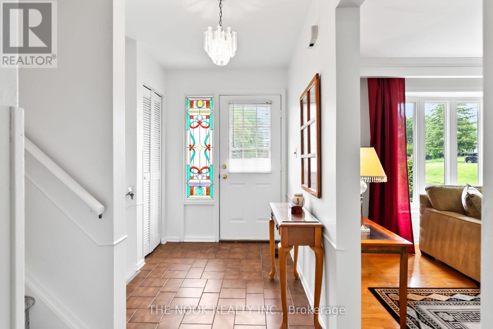 Photo 4 of 14 Carwin Crescent, Ajax ON