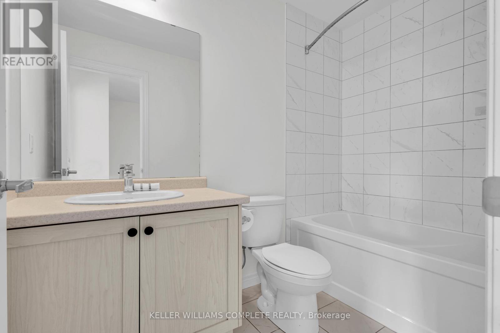 Photo 10 of 29 575 Woodward Avenue, Hamilton ON