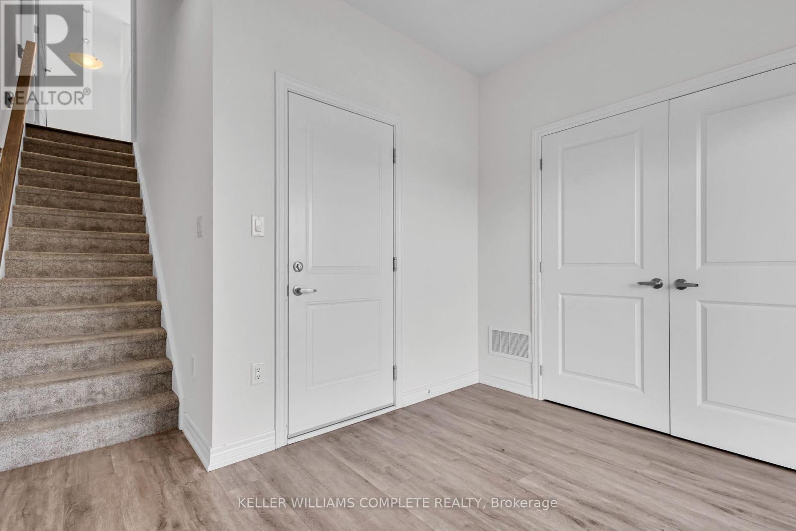Photo 18 of 29 575 Woodward Avenue, Hamilton ON