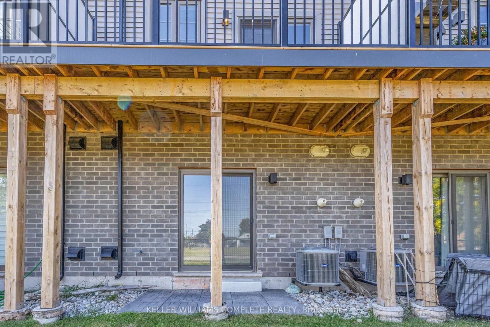 Photo 9 of 29 575 Woodward Avenue, Hamilton ON