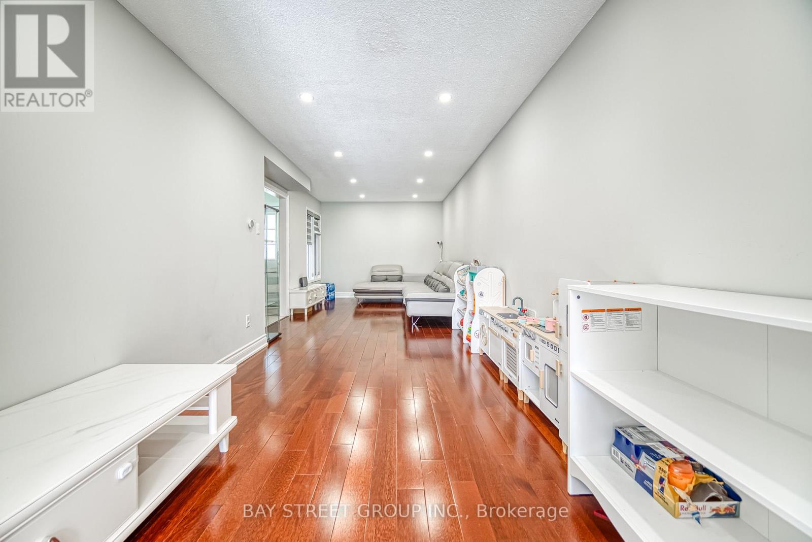 Photo 11 of 185 Sophia Road, Markham ON