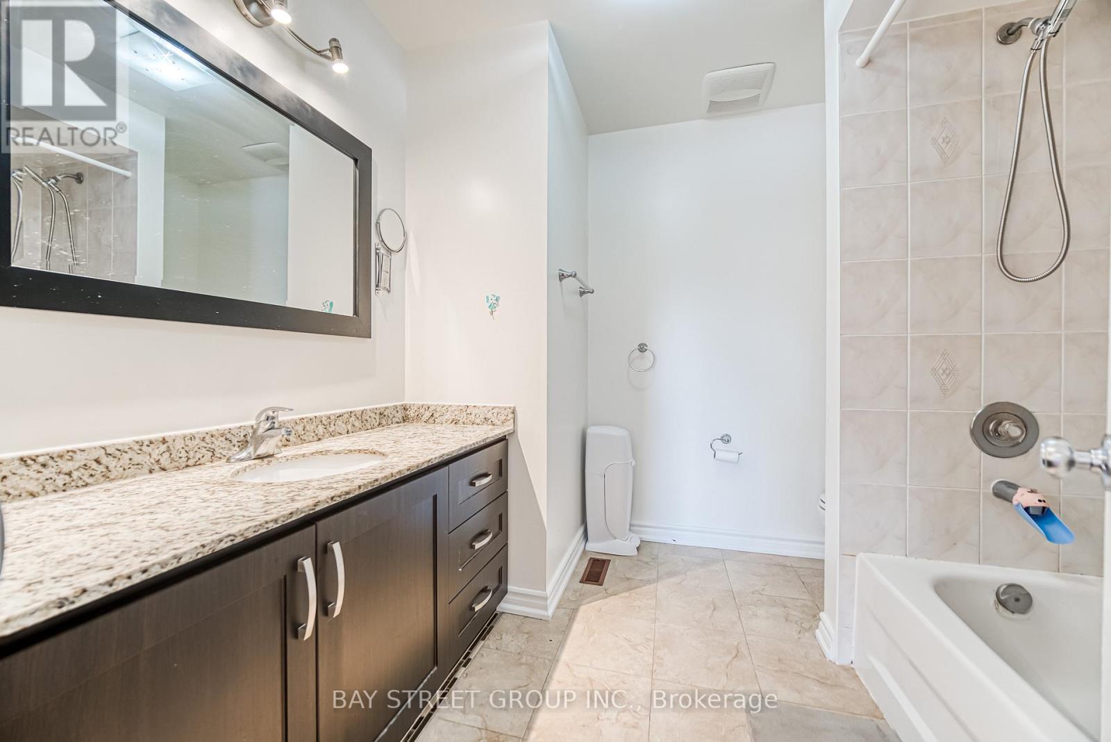 Photo 25 of 185 Sophia Road, Markham ON
