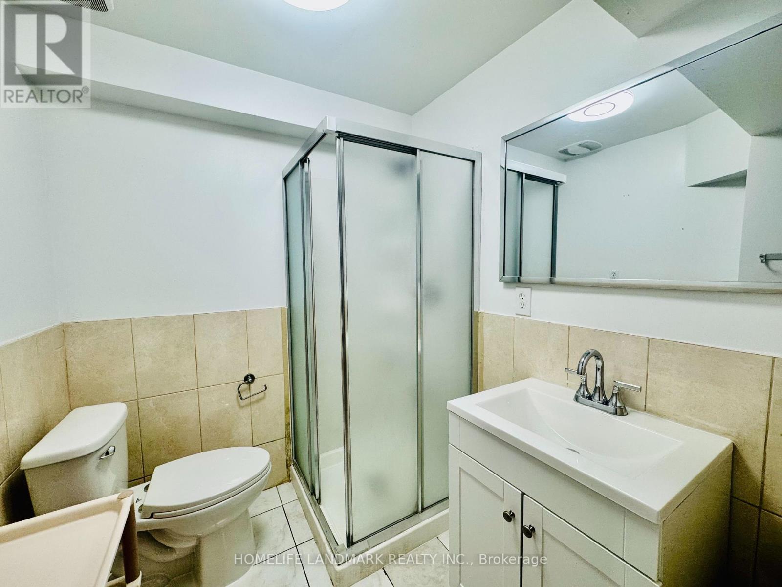 Photo 10 of 272 Essex Work Out Basement Avenue, Richmond Hill ON