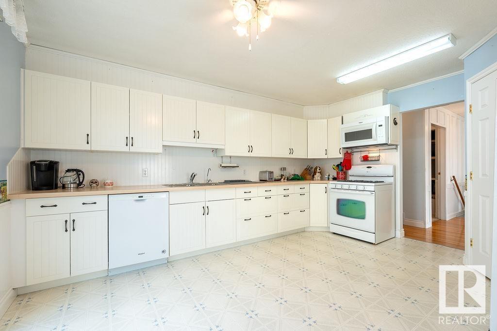 Photo 57 of 148 Willow Dr, Wetaskiwin AB