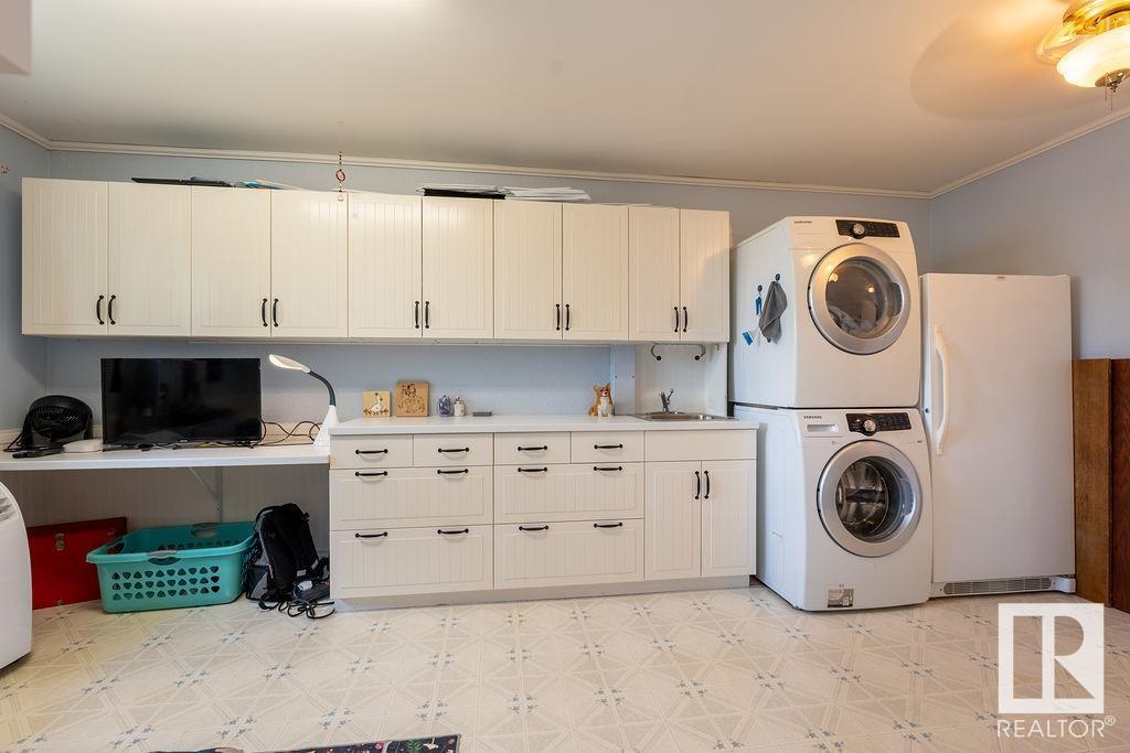 Photo 65 of 148 Willow Dr, Wetaskiwin AB
