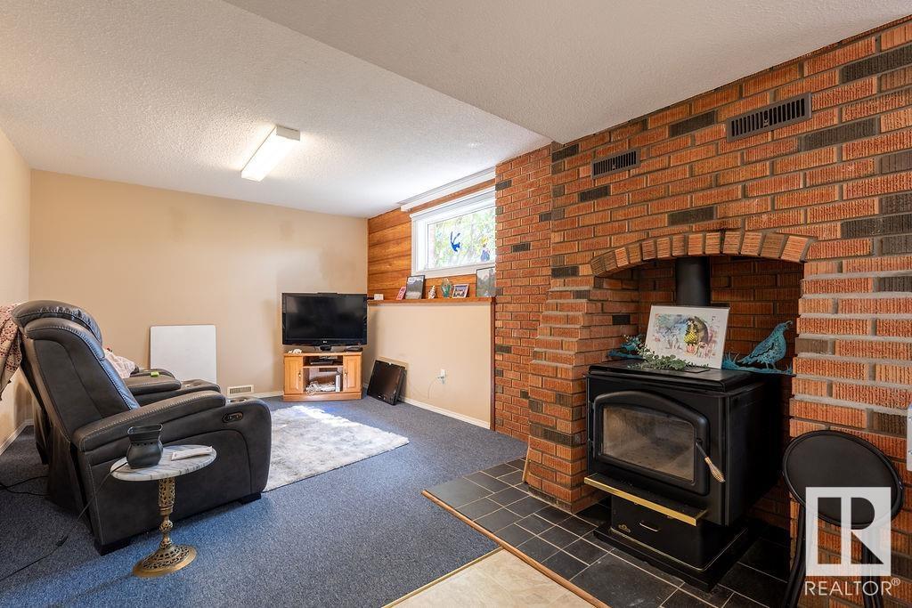 Photo 61 of 148 Willow Dr, Wetaskiwin AB