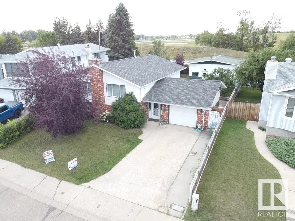 Photo 40 of 148 Willow Dr, Wetaskiwin AB