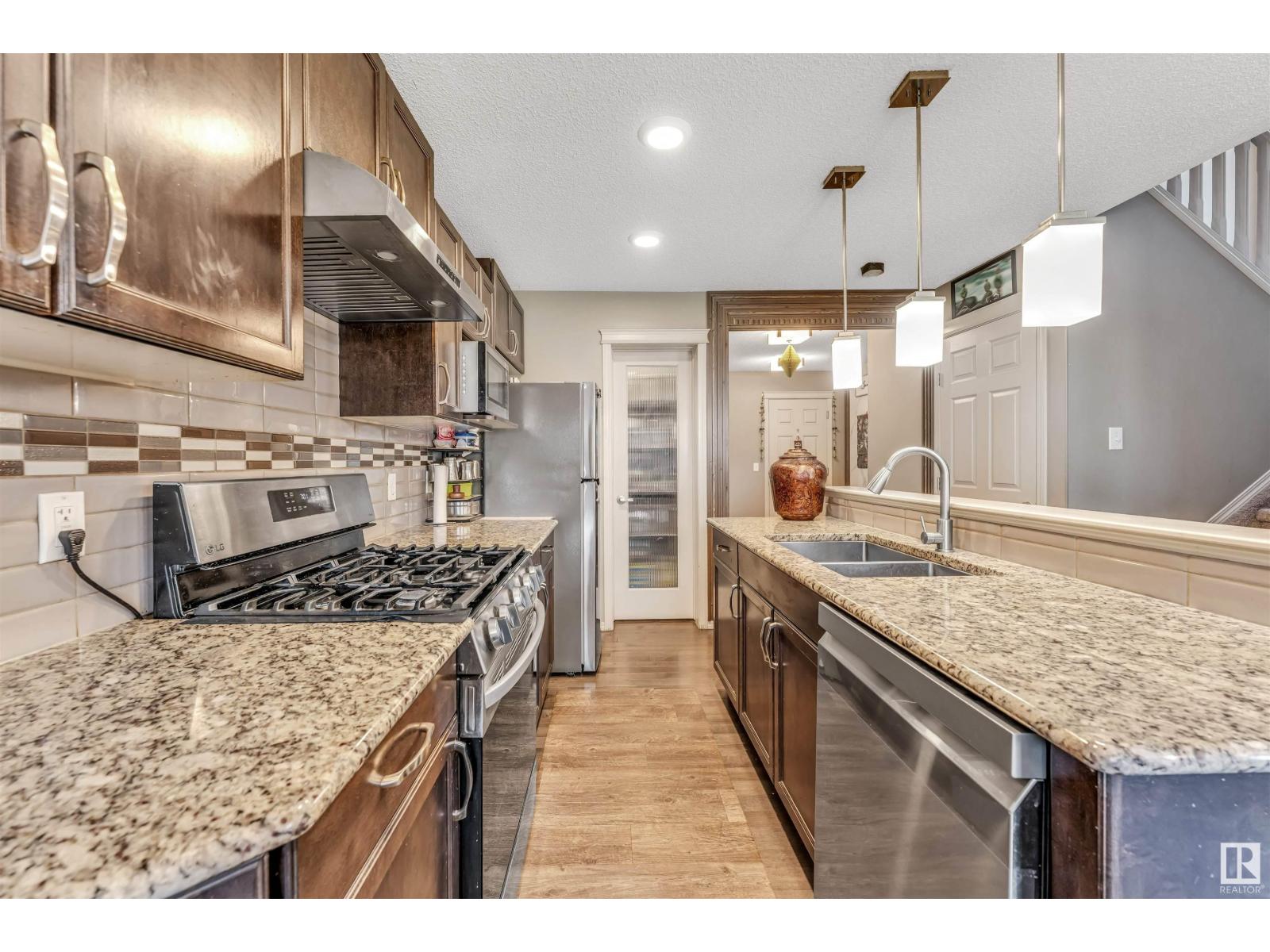 Photo 12 of 1415 26 Av Nw, Edmonton AB