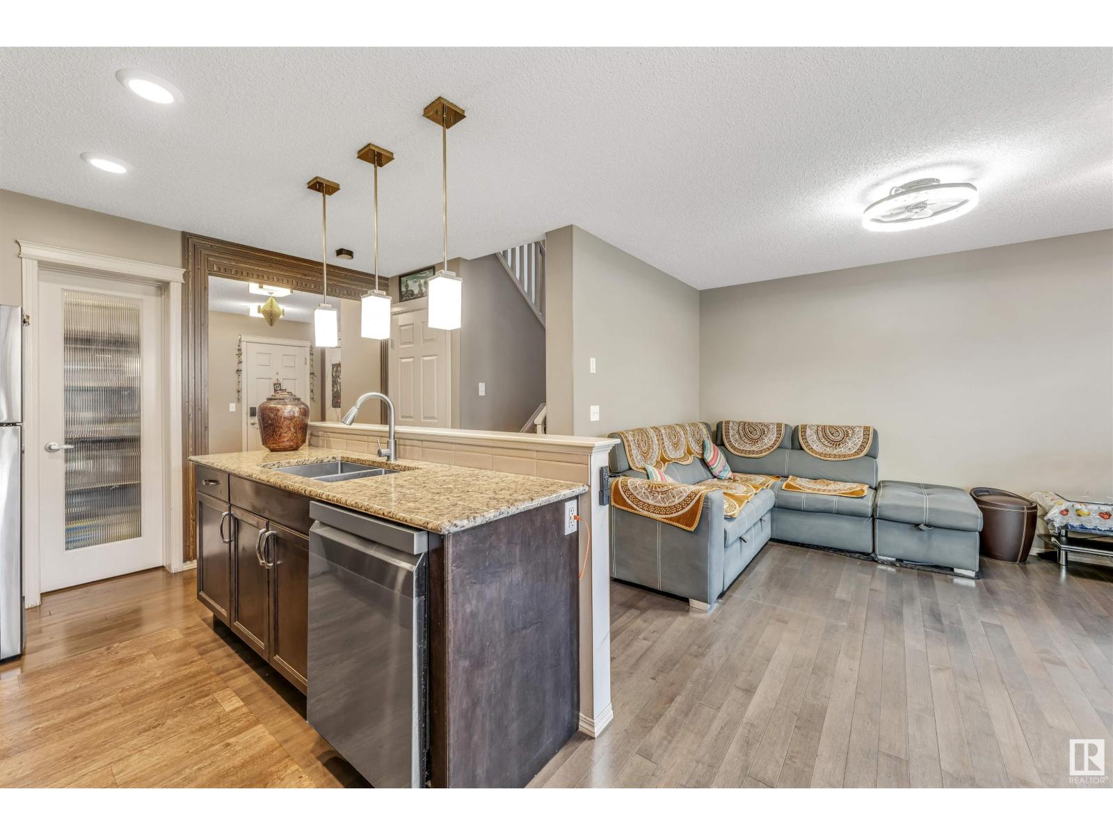 Photo 13 of 1415 26 Av Nw, Edmonton AB