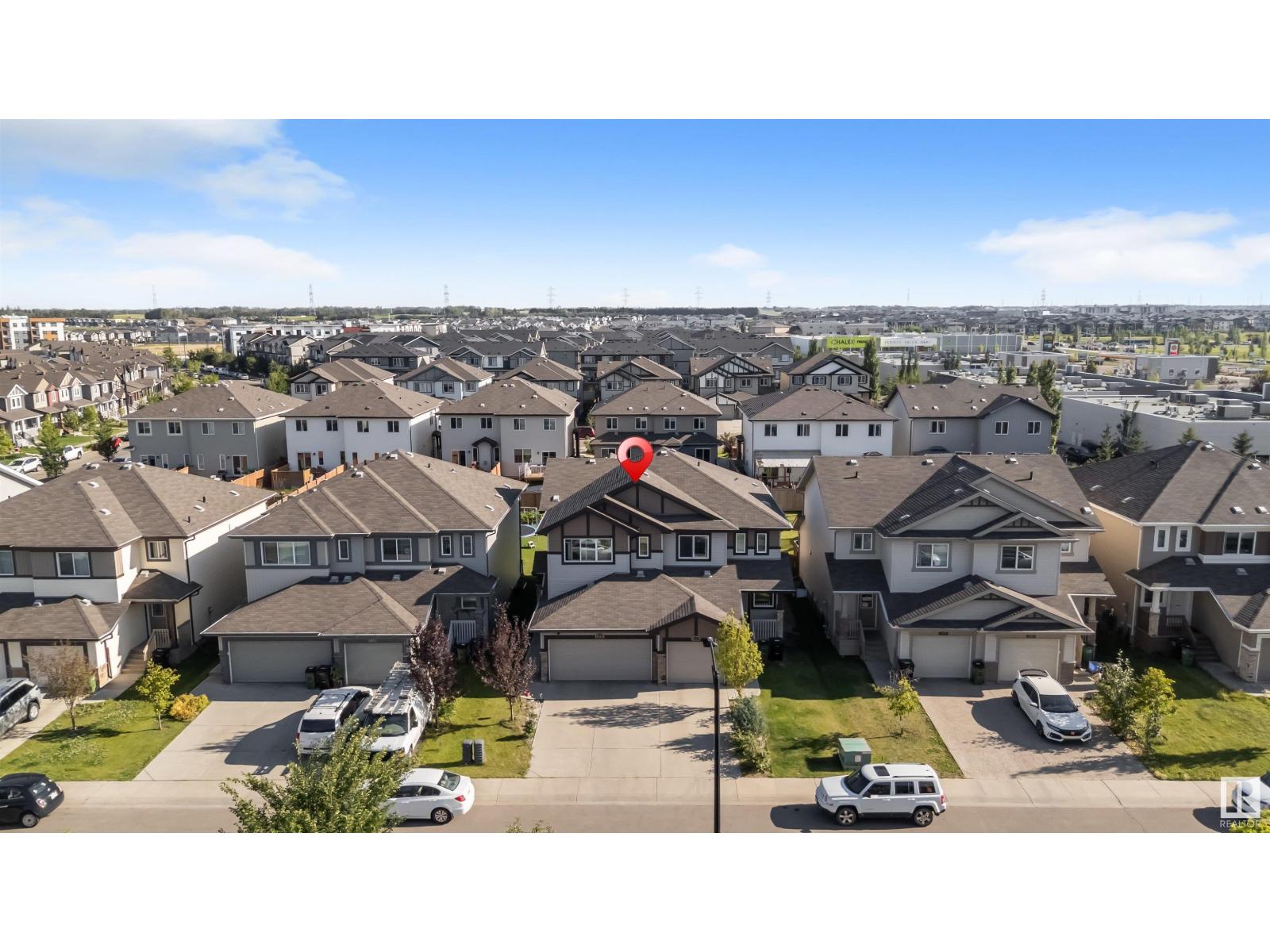 Photo 2 of 1415 26 Av Nw, Edmonton AB