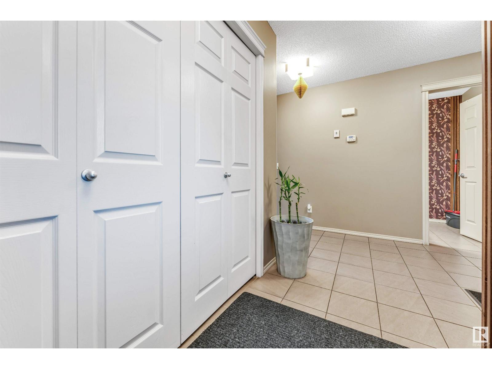 Photo 6 of 1415 26 Av Nw, Edmonton AB