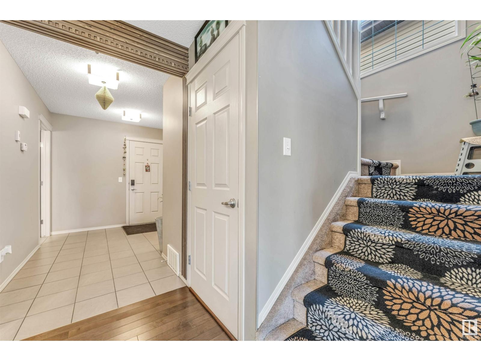 Photo 8 of 1415 26 Av Nw, Edmonton AB