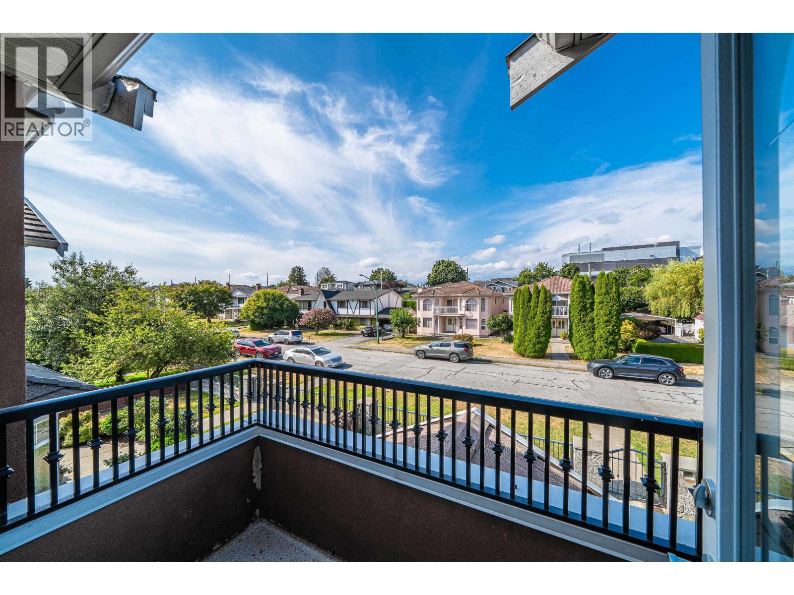 Photo 8 of 3968 Spruce Street, Burnaby BC