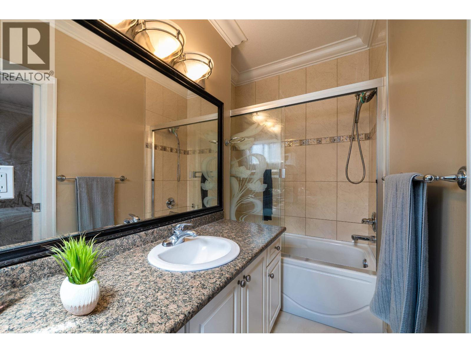 Photo 12 of 3968 Spruce Street, Burnaby BC