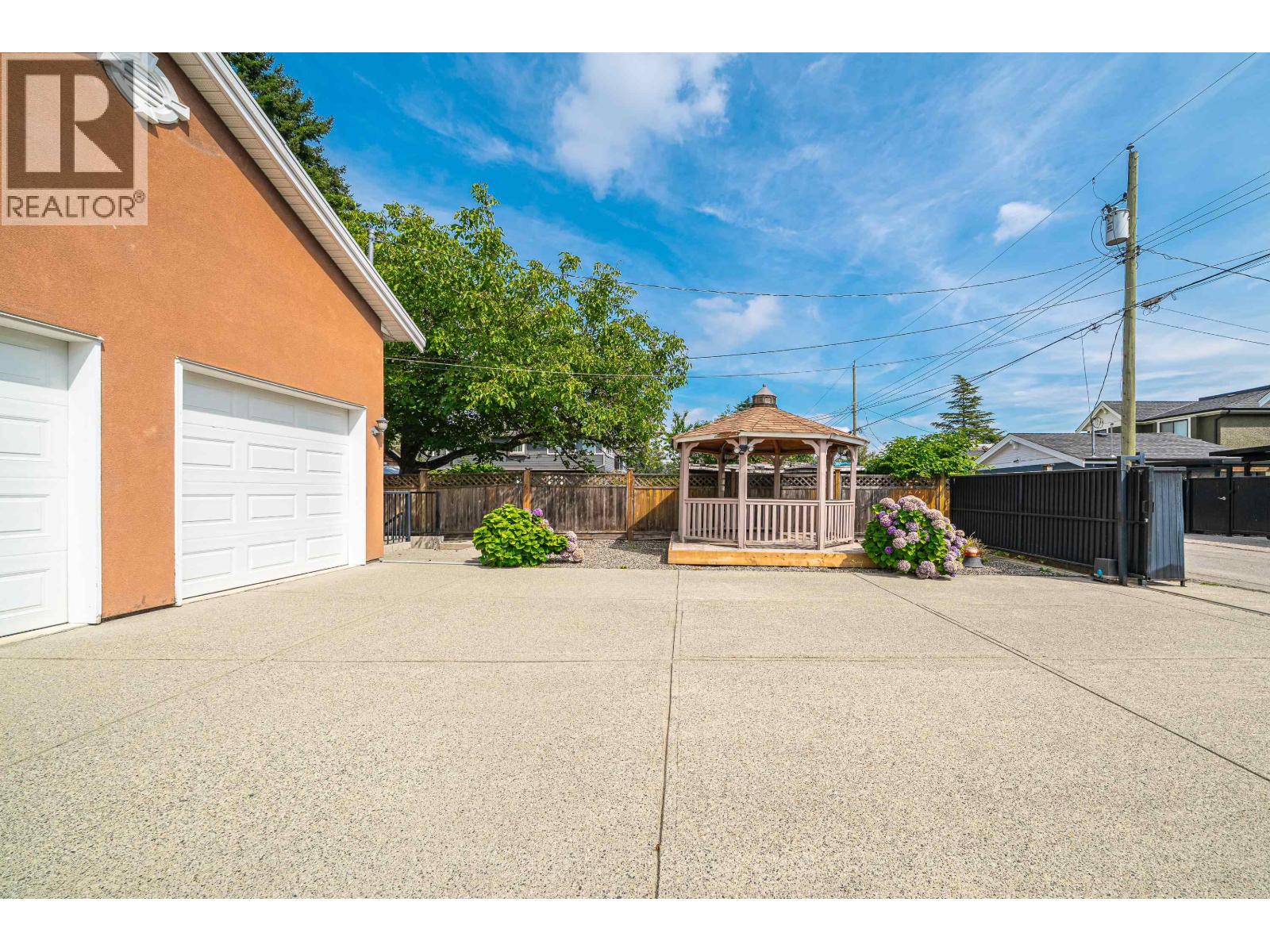 Photo 33 of 3968 Spruce Street, Burnaby BC