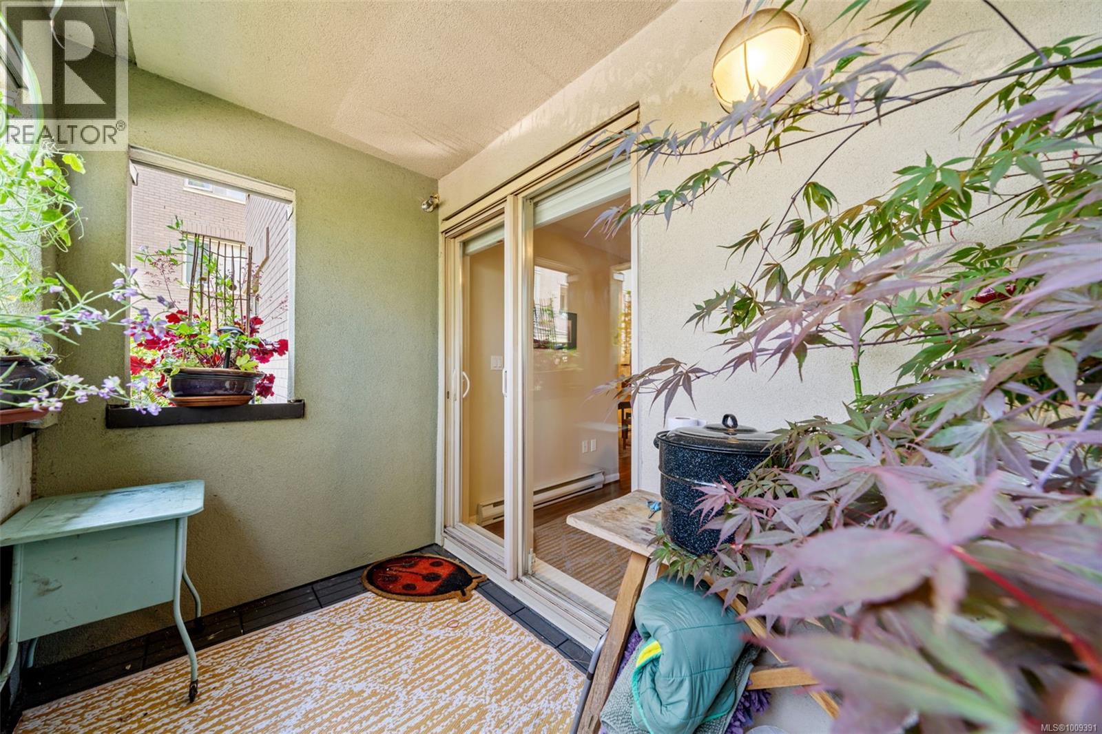 111 27 Songhees Road, Victoria