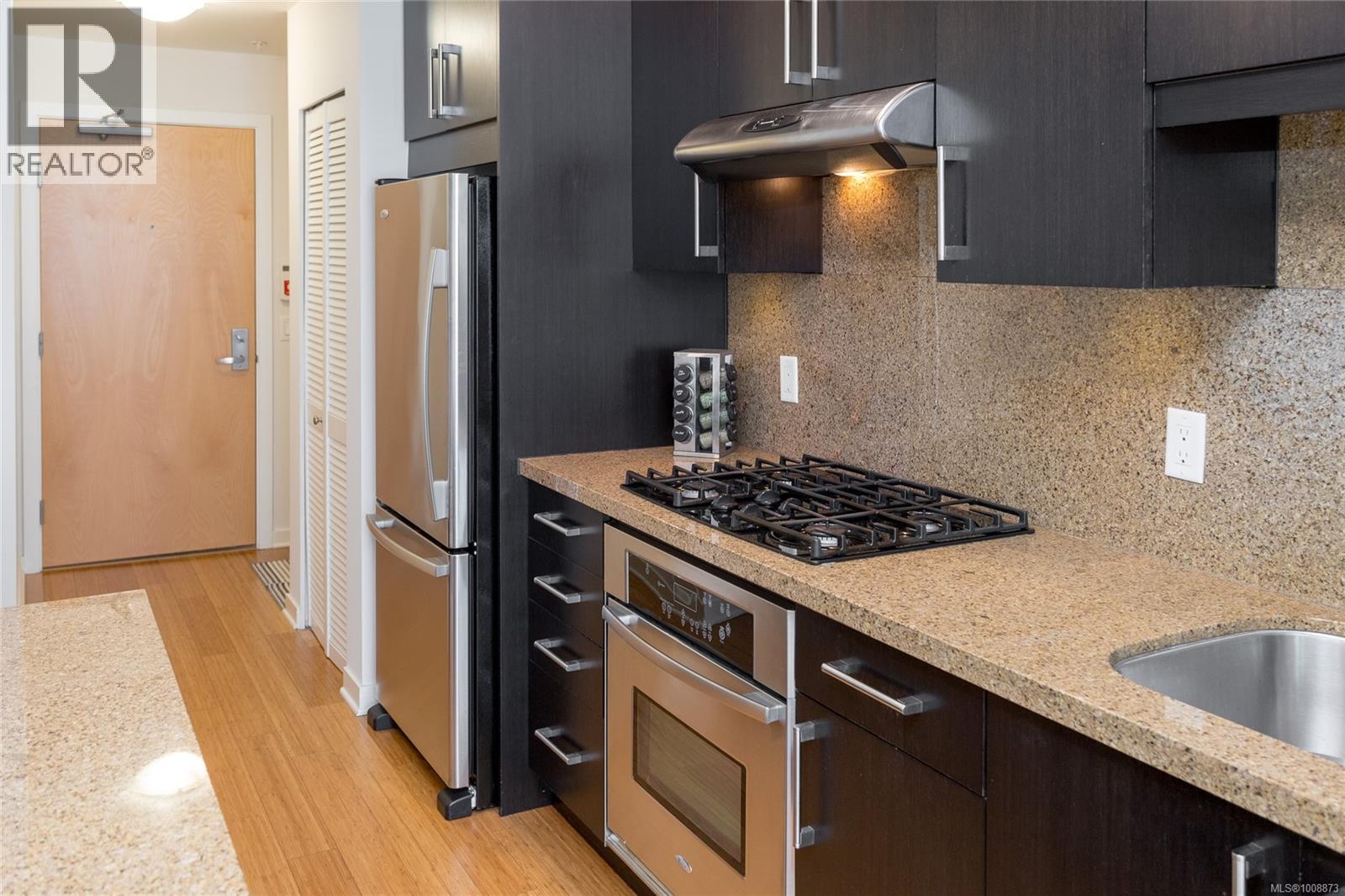 Photo 12 of 704 373 Tyee Rd, Victoria BC