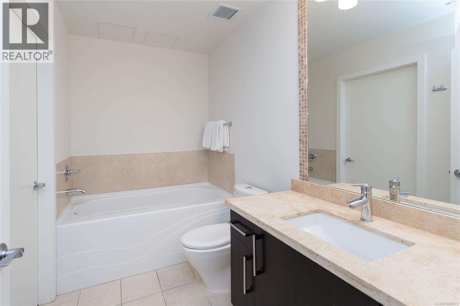 Photo 8 of 704 373 Tyee Rd, Victoria BC