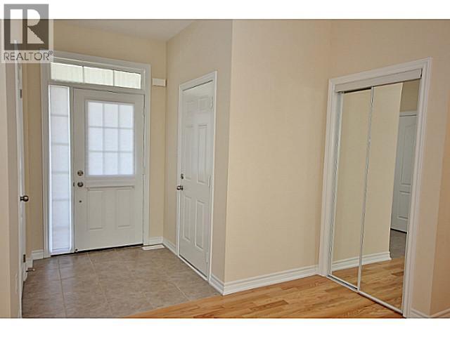 Photo 2 of 2164 Dawson Crescent, Innisfil ON