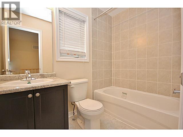 Photo 9 of 2164 Dawson Crescent, Innisfil ON