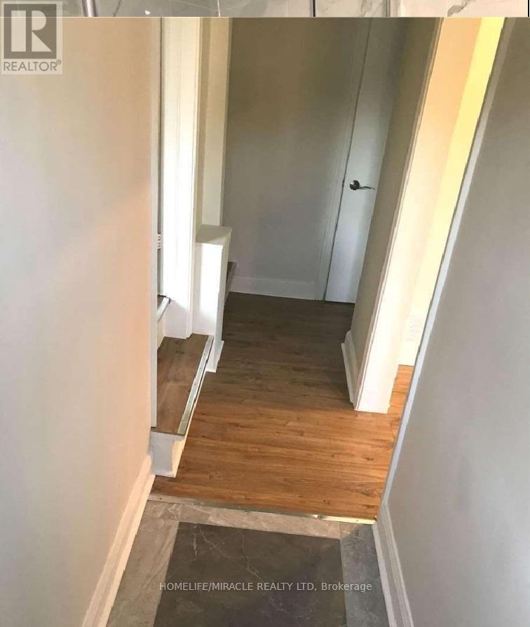 Photo 17 of 106 Johnston Avenue, Toronto ON