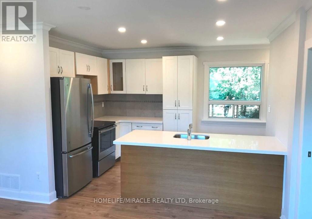 Photo 12 of 106 Johnston Avenue, Toronto ON