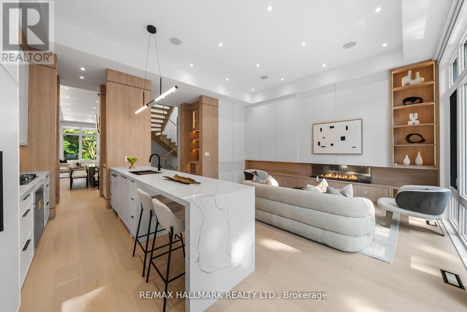 Photo 9 of 112 Randolph Road, Toronto ON