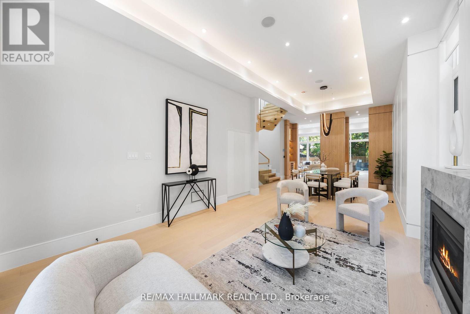 Photo 5 of 112 Randolph Road, Toronto ON
