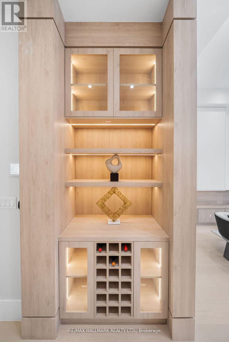 Photo 16 of 112 Randolph Road, Toronto ON