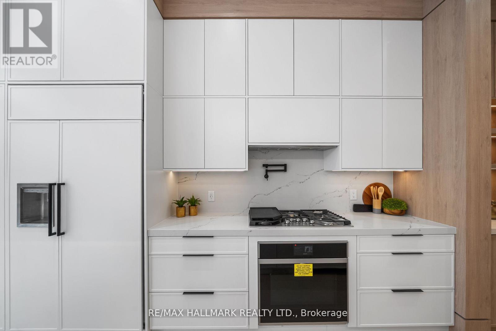 Photo 13 of 112 Randolph Road, Toronto ON