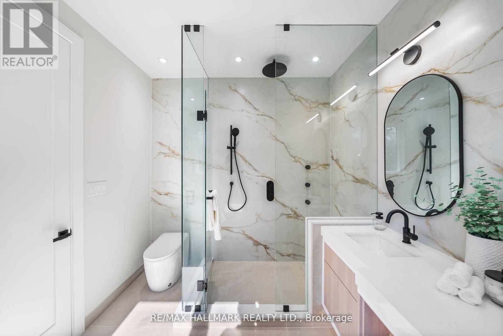 Photo 24 of 112 Randolph Road, Toronto ON