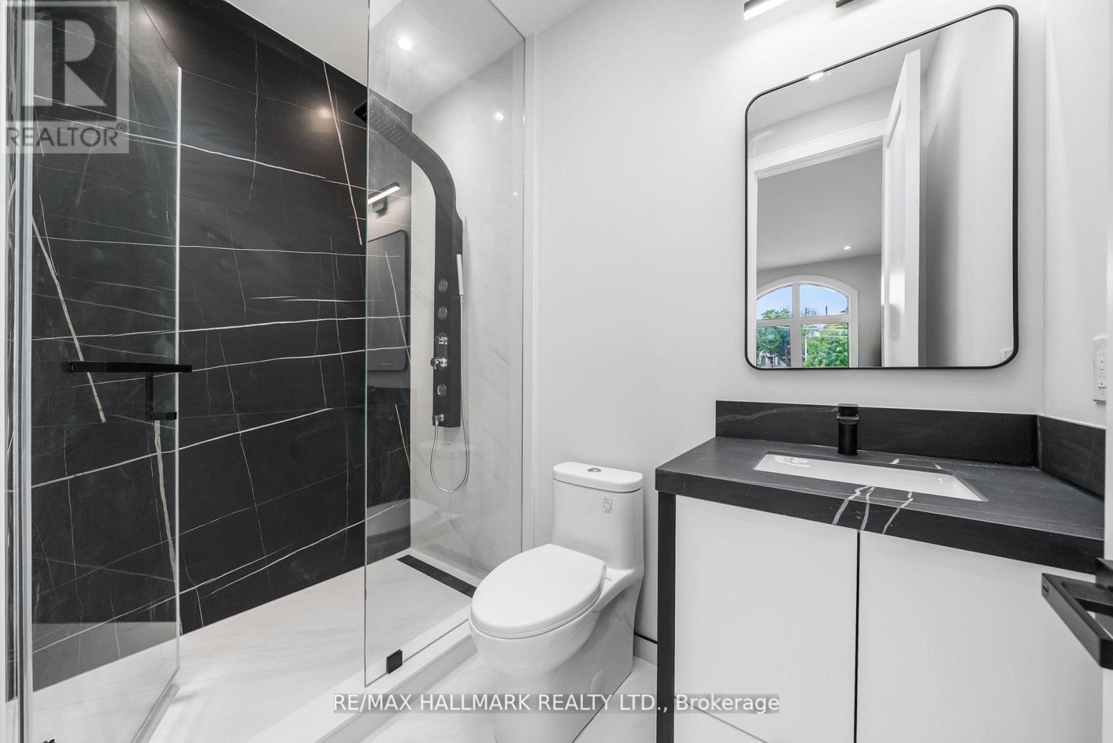 Photo 31 of 112 Randolph Road, Toronto ON