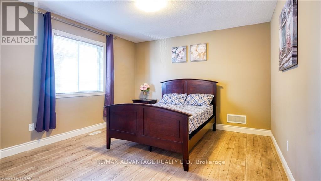 Photo 4 of 47 Ashberry Place, St Thomas ON