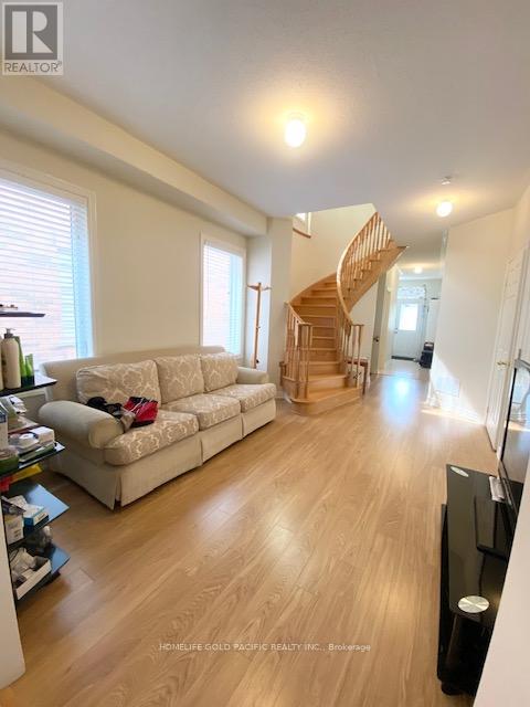 Photo 9 of 81 Beckett Avenue, Markham ON