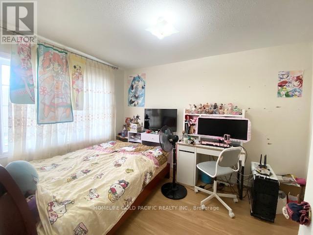 Photo 24 of 81 Beckett Avenue, Markham ON