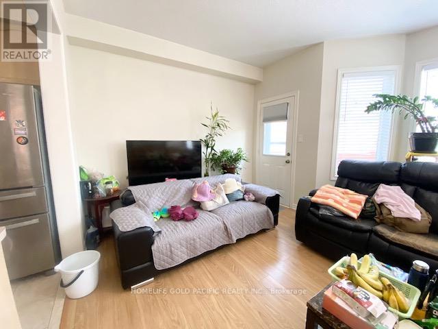 Photo 10 of 81 Beckett Avenue, Markham ON