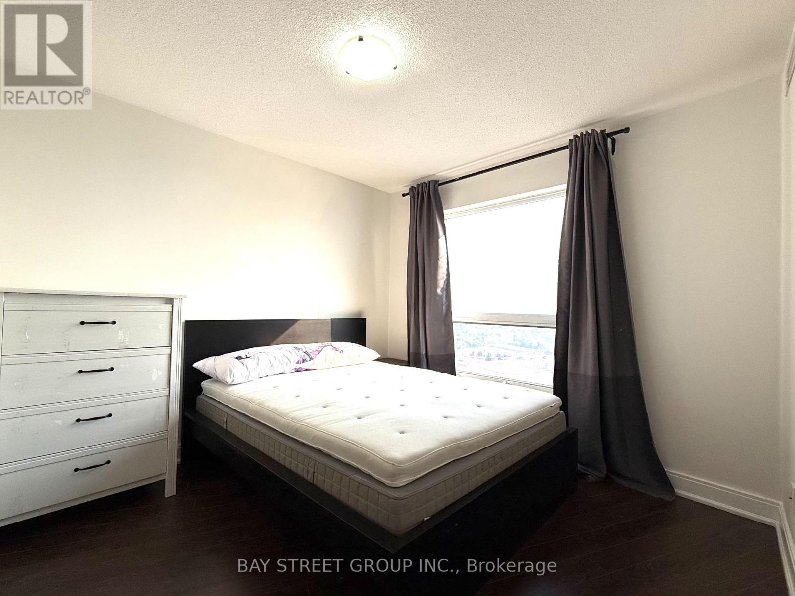 Photo 2 of 2325 135 Village Green Sq, Toronto ON