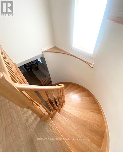 Photo 19 of 81 Beckett Avenue, Markham ON