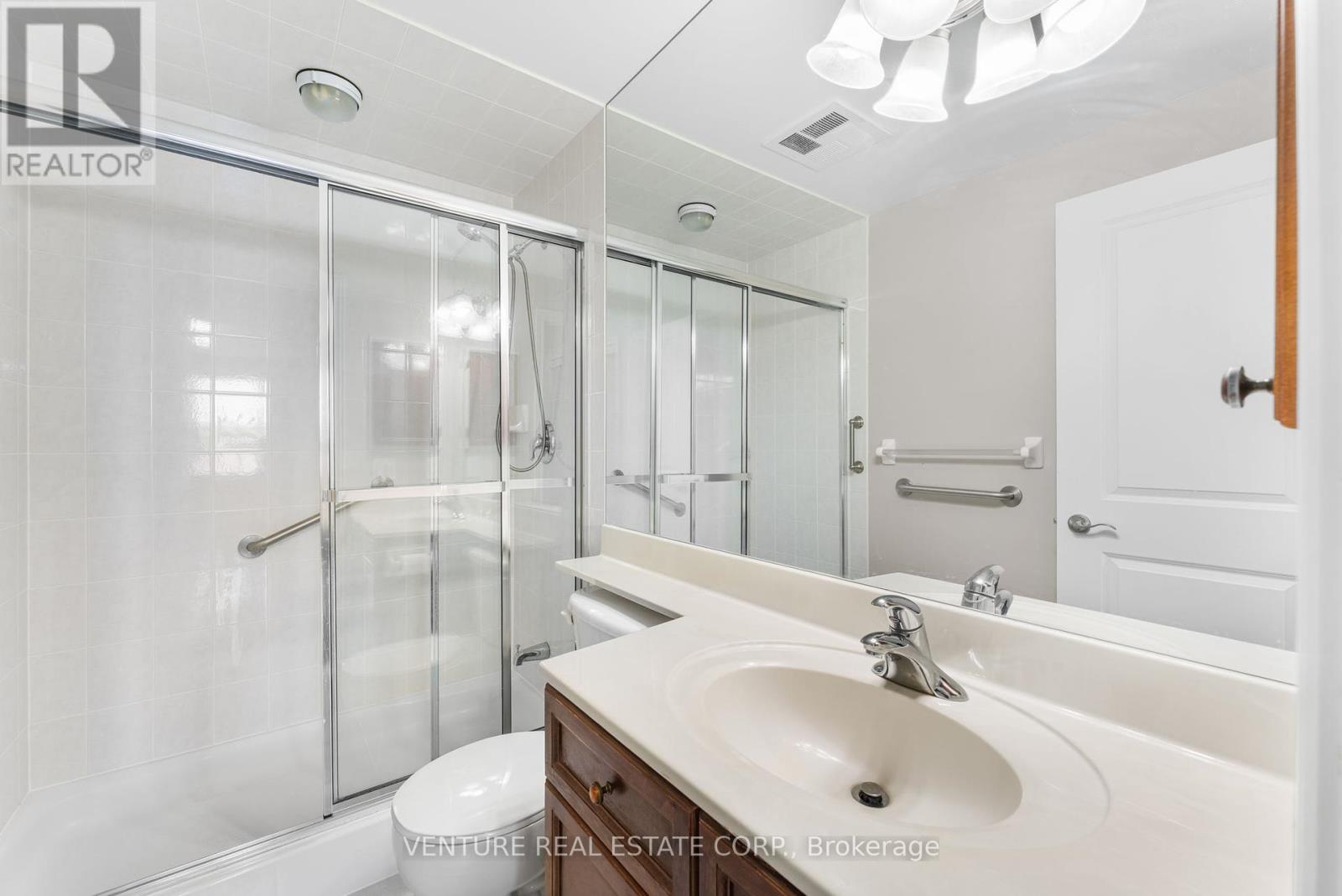 Photo 11 of 302 9519 Keele Street, Vaughan ON