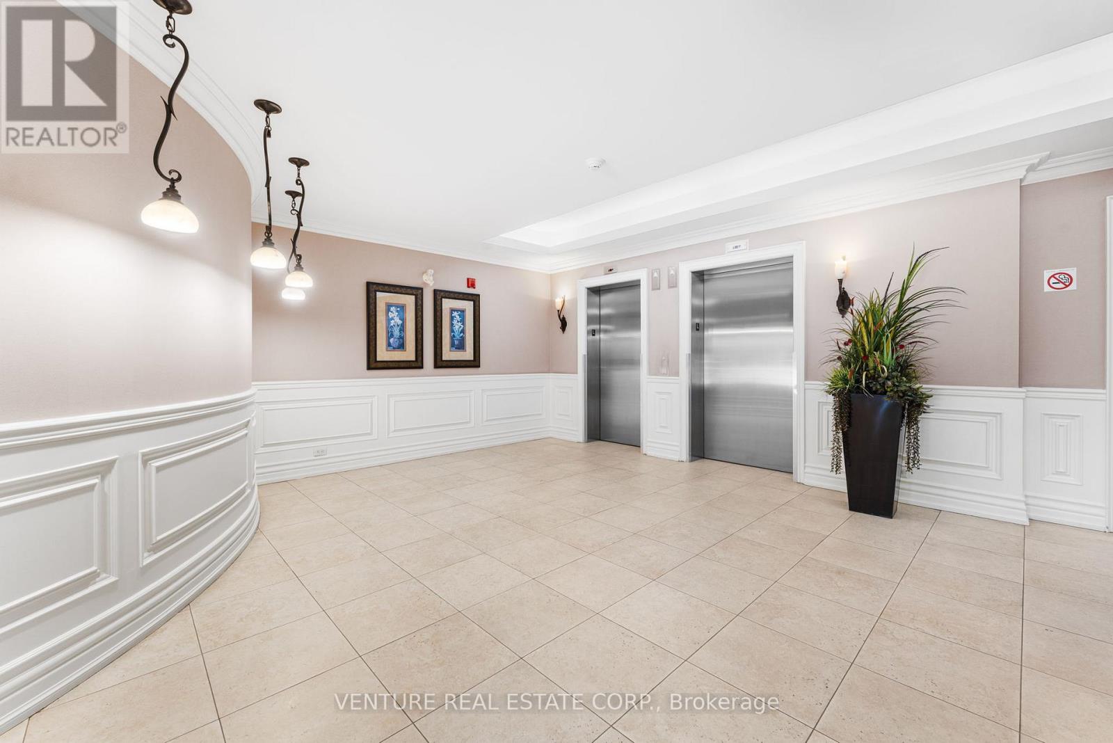 Photo 19 of 302 9519 Keele Street, Vaughan ON