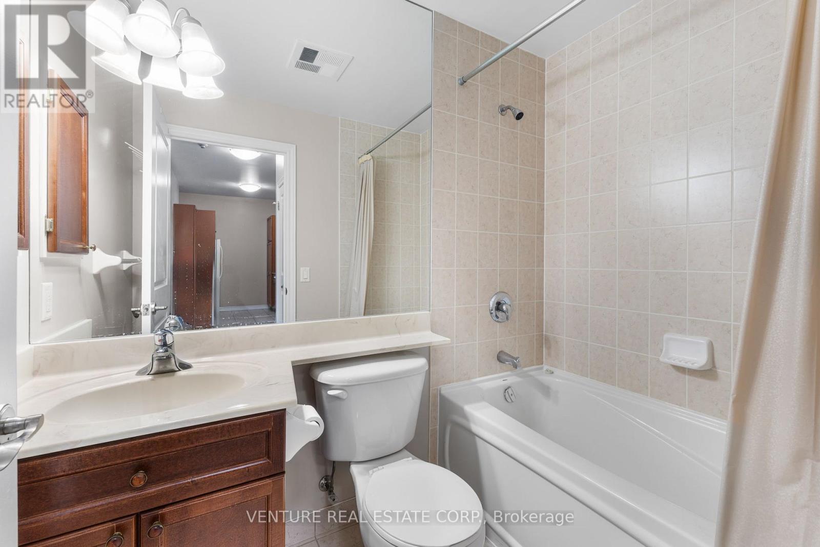 Photo 13 of 302 9519 Keele Street, Vaughan ON