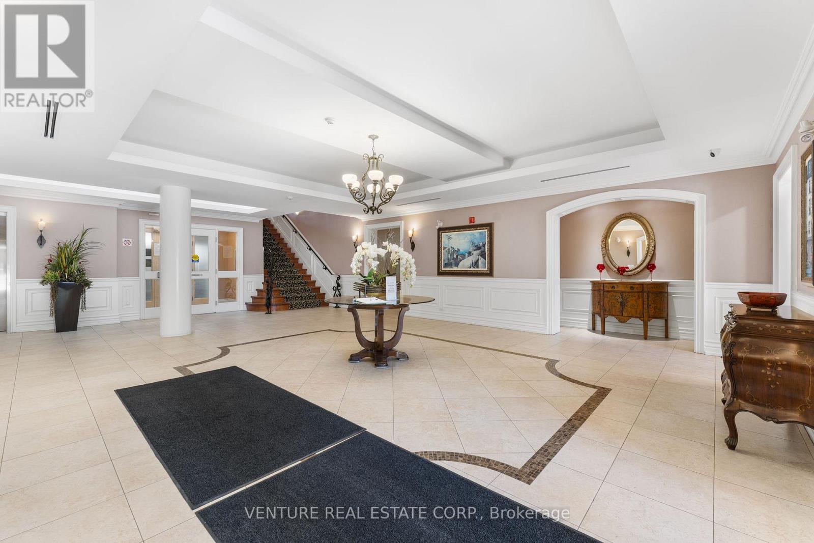 Photo 18 of 302 9519 Keele Street, Vaughan ON
